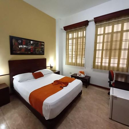 Hotel 721 Pereira Luaran gambar