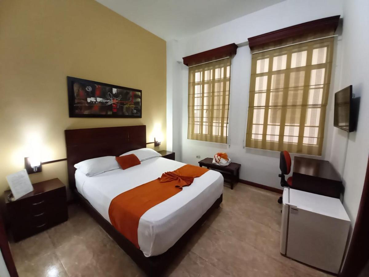 Hotel 721 Pereira Luaran gambar